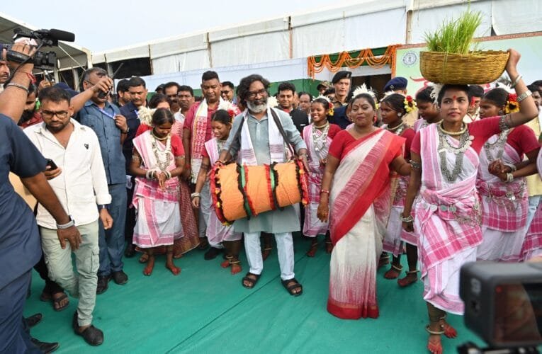 झारखंड मुख्यमंत्री हेमंत सोरेन  ने बोकारो एवं रामगढ़ जिले को लगभग 753 करोड़ रुपए की 733 योजनाओं का दिया तोहफा