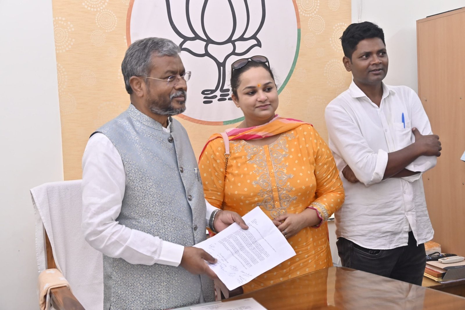 जेएससीसी के अभ्यर्थियों का एक प्रतिनिधिमंडल ने भाजपा प्रदेश अध्यक्ष बाबूलाल मरांडी से मुलाकात कर एक ज्ञापन सौंपा 4 IMG 20240920 WA0019 scaled