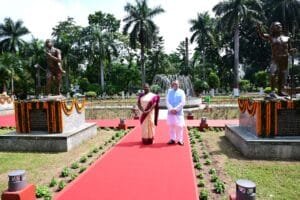 राष्ट्रपति द्रौपदी मुर्मू द्वारा परिकल्पित झारखंड के स्वतंत्रता सेनानियों की प्रतिमाओं से सुसज्जित 'मूर्ति गार्डेन' का उद्घाटन 5 IMG 20240920 WA0028