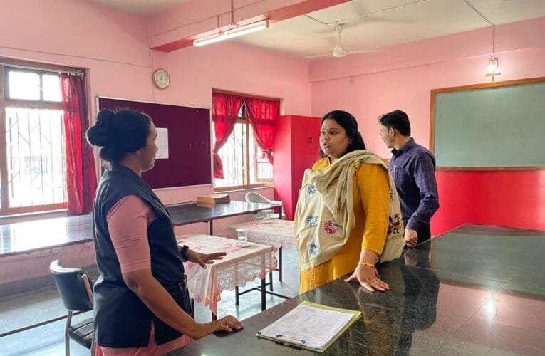 जेएसएससी सीजीएल प्रतियोगिता परीक्षा 2024 को लेकर उपायुक्त ने विभिन्न परीक्षा केन्द्रों का किया निरीक्षण