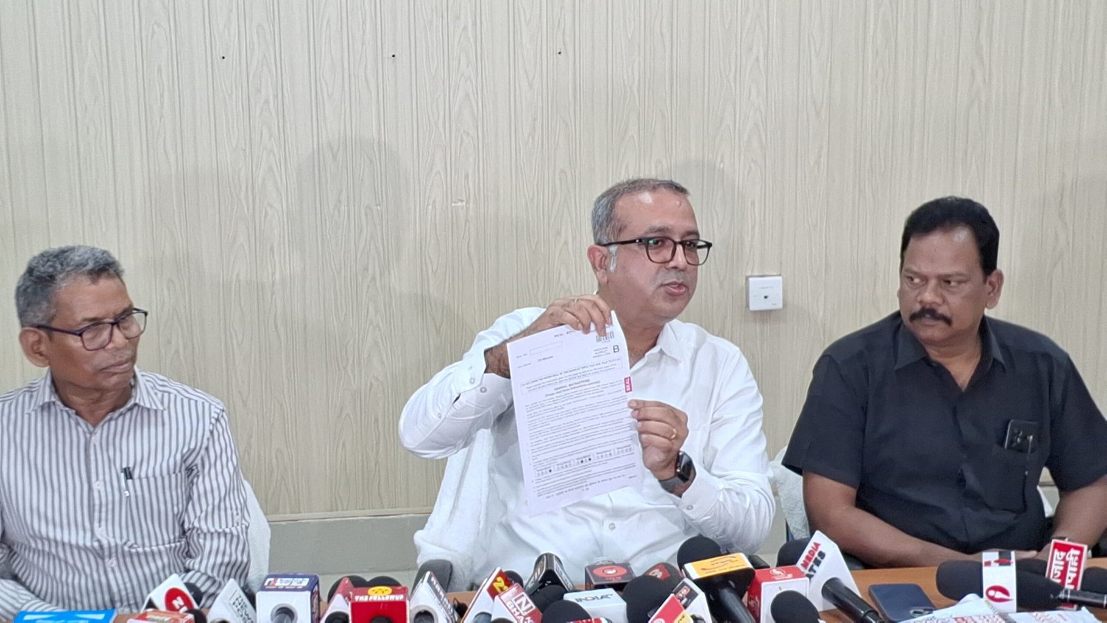 JSSC CGL परीक्षा पर आयोग ने दिया बड़ा बयान ! स्वीकारा पेपर का सील हो सकता है खुला लेकिन प्रश्न पत्र लीक नहीं 6 JSSC CGL EXAM 2024