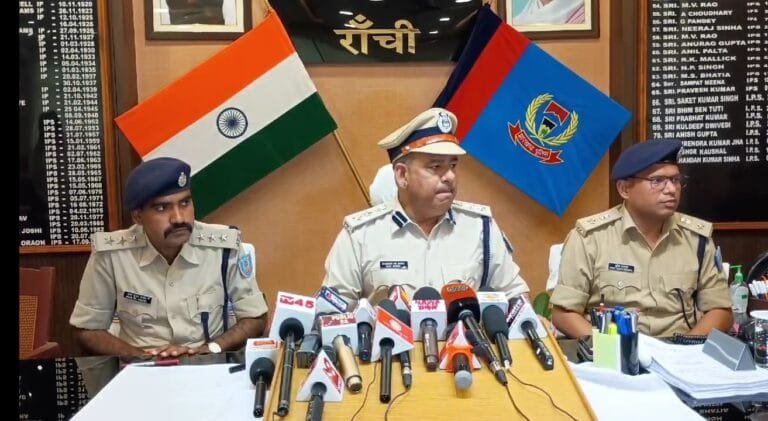 झारखंड डीजीपी की अनोखी पहल,पुलिस कैंप लगाकर लोगो की शिकायत का करेगी समाधान..