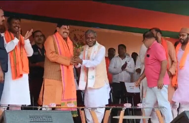 दुमका में भाजपा का परिवर्तन सभा का हुआ समापन मध्य प्रदेश के मुख्यमंत्री और झारखंड के पूर्व मुख्यमंत्री रहे शामिल।