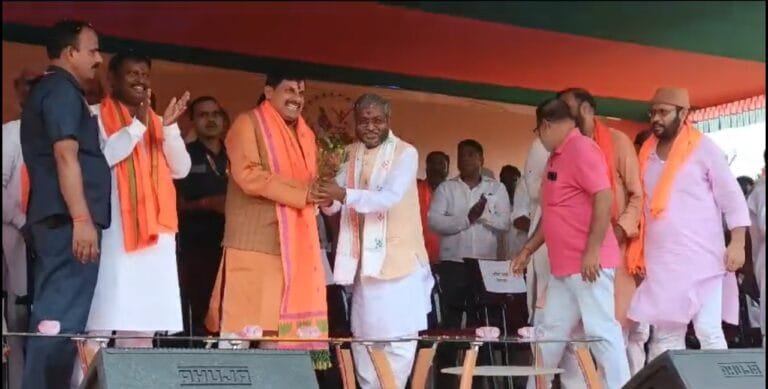 दुमका में भाजपा का परिवर्तन सभा का हुआ समापन मध्य प्रदेश के मुख्यमंत्री और झारखंड के पूर्व मुख्यमंत्री रहे शामिल।