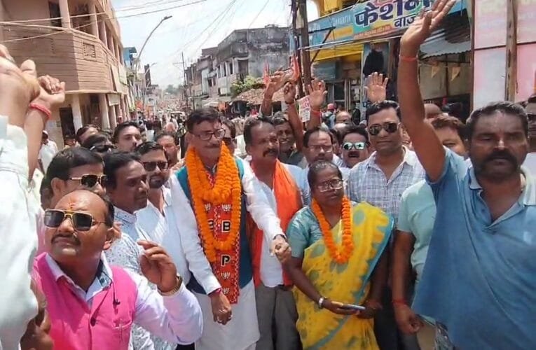 भाजपा की परिवर्तन यात्रा मे बीजेपी रक्षा राज्य मंत्री संजय सेठ, ने कहा हेमन्त सोरेन और कांग्रेस की विदाई तय