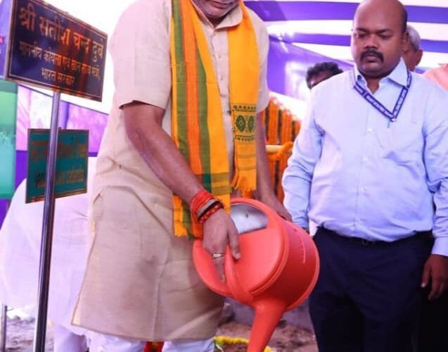 भारत सरकार के कोयला एवं खान राज्य मंत्री, श्री सतीश चंद्र दुबे ने सीसीएल के दो परियोजनाओं का किया शिलान्यास