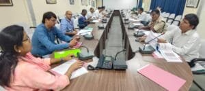 अब्सेंटी वोटर्स को पोस्टल बैलट द्वारा मतदान की सुविधा उपलब्ध कराने को लेकर हुई बैठक। 10 IMG 20241018 WA0125