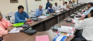 अब्सेंटी वोटर्स को पोस्टल बैलट द्वारा मतदान की सुविधा उपलब्ध कराने को लेकर हुई बैठक। 12 IMG 20241018 WA0127