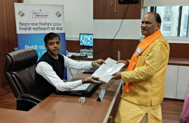 रांची एनडीए फोल्डर के प्रत्याशी सीपी सिंह ने किया नामांकन दाखिल।