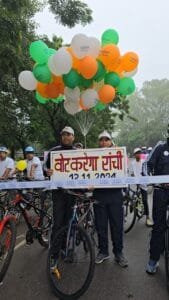 मोरहाबादी मैदान से मतदाता जागरूकता हेतु पूरे रांची शहर में निकाली गई साइकिल रैली। 5 Cycle rally taken out from Morhabadi Maidan to entire Ranchi city for voter awareness.
