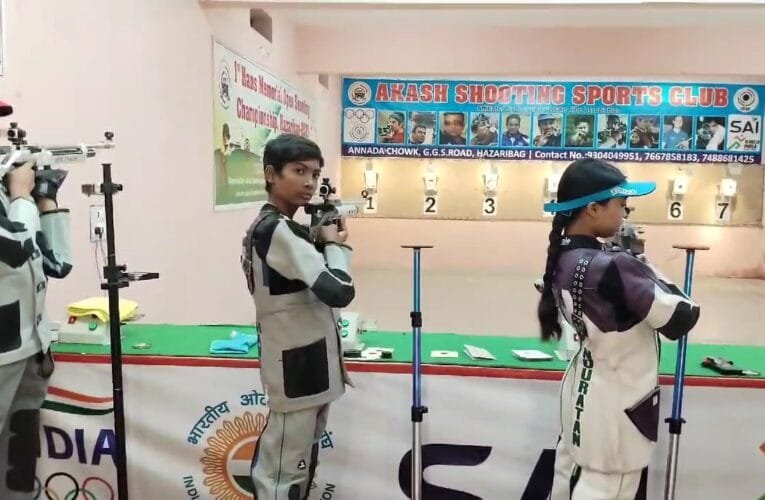 झारखंड के हजारीबाग जिले के बच्चे बच्चियों ने खेलो झारखंड ओपन ट्रायल्स शूटिंग मे पहला स्थान किया हासिल।