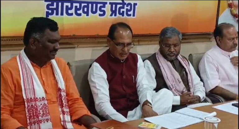 भाजपा प्रदेश अध्यक्ष बाबूलाल मरांडी की अध्यक्षता में बीजेपी चुनाव प्रबंधन समिति की बैठक शुरू।