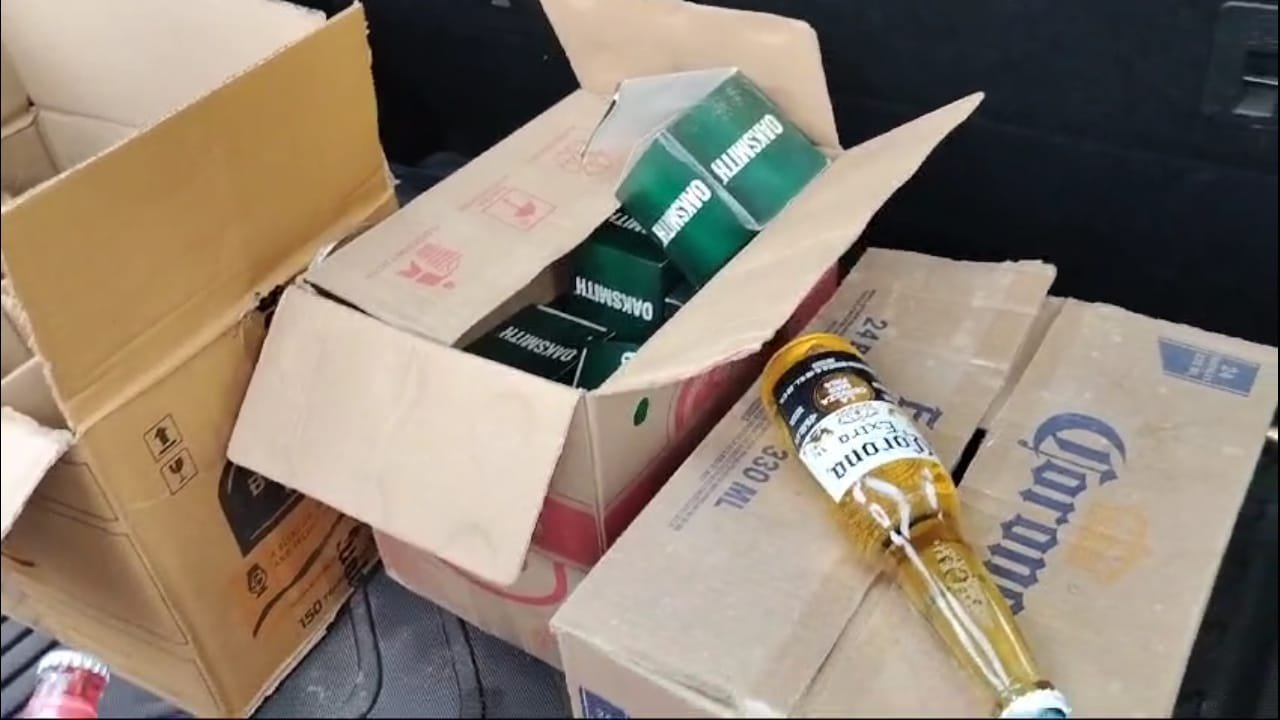 धनबाद जिले में चेकिंग के दौरान 3 लाख रुपए समेत भारी मात्रा में अंग्रेजी शराब जब्त। 6 Screenshot 2024 10 18 11 28 57