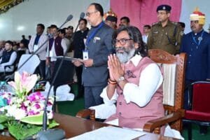 राज्य के 14वें मुख्यमंत्री के रूप में हेमंत सोरेन ने ली शपथ , राजधानी रांची के मोराबादी मैदान में सीएम हेमंत सोरेन का किया गया भव्य स्वागत। 11 IMG 20241128 WA0056