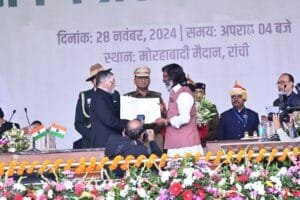 राज्य के 14वें मुख्यमंत्री के रूप में हेमंत सोरेन ने ली शपथ , राजधानी रांची के मोराबादी मैदान में सीएम हेमंत सोरेन का किया गया भव्य स्वागत। 9 IMG 20241128 WA0073