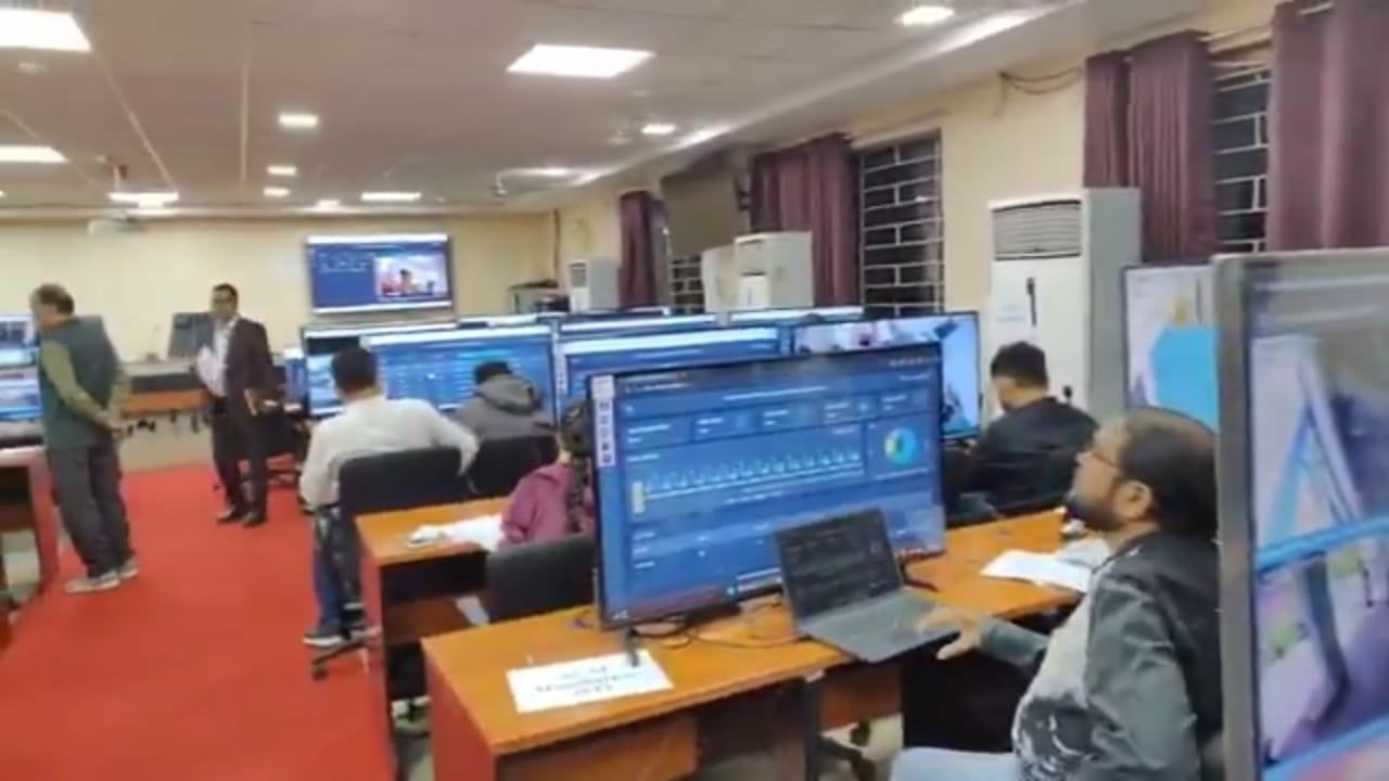 झारखंड विधानसभा चुनाव 2024 प्रथम चरण मतदान के लिएसभी बूथों पर वेबकास्टिंग के माध्यम से रखी जा रही निगरानी। 4 Screenshot 2024 11 13 07 25 03