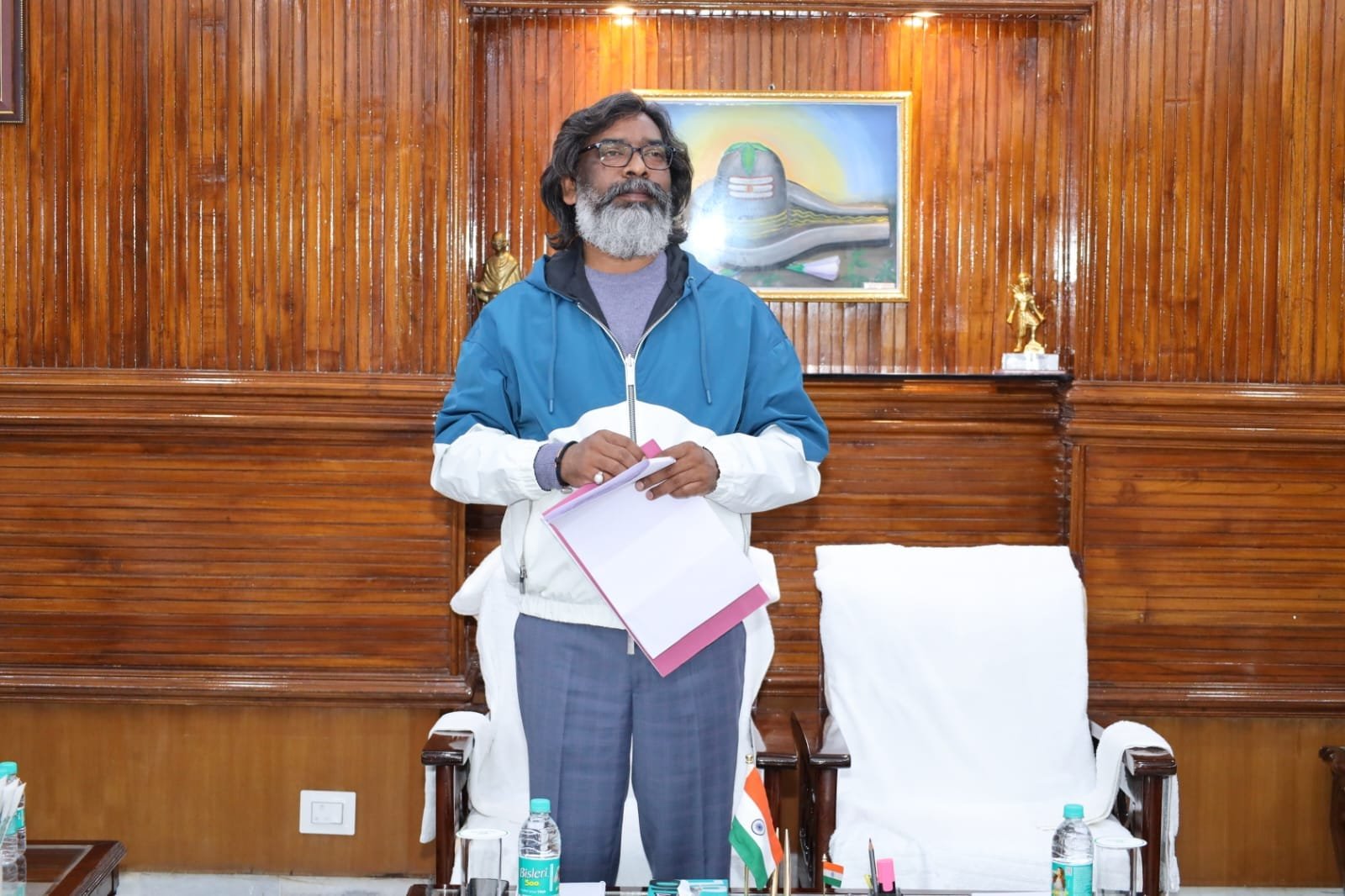 झारखंड मुख्यमंत्री हेमंत सोरेन की आवास पर चल रही इंडिया गठबंधन की बैठक समाप्त, कल होने वाले विधानसभा सत्र को लेकर लिए गए महत्वपूर्ण निर्णय। 6 IMG 20241208 WA0092