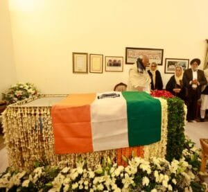 पूर्व प्रधानमंत्री डॉ मनमोहन सिंह के निधन पर लोकसभा विधायक ने दी श्रद्धांजलि, कहा भारत के लिए अपूर्ण छती। 6 Lok Sabha MLA pays tribute to former PM Dr Manmohan Singh on his demise, says he is an incomplete loss for India.