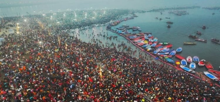 प्रयागराज के तट पर आस्था का ‘संगम’, महाकुंभ में अब तक 60 लाख लोगों ने किया पवित्र स्नान