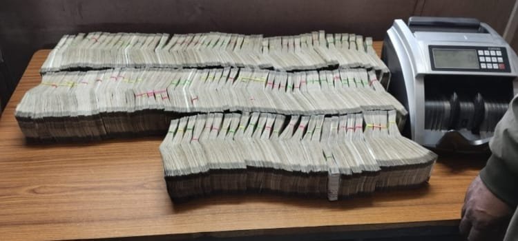 ऊर्जा विकास निगम के 109 करोड़ गमन के मामले में ATS ली बड़ी कार्यवाही, 60 लाख कैश बरामद 4 20250125 125237