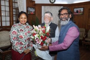 Jharkhand Chief Minister Hemant Soren congratulated Jharkhand Governor on the New Year.