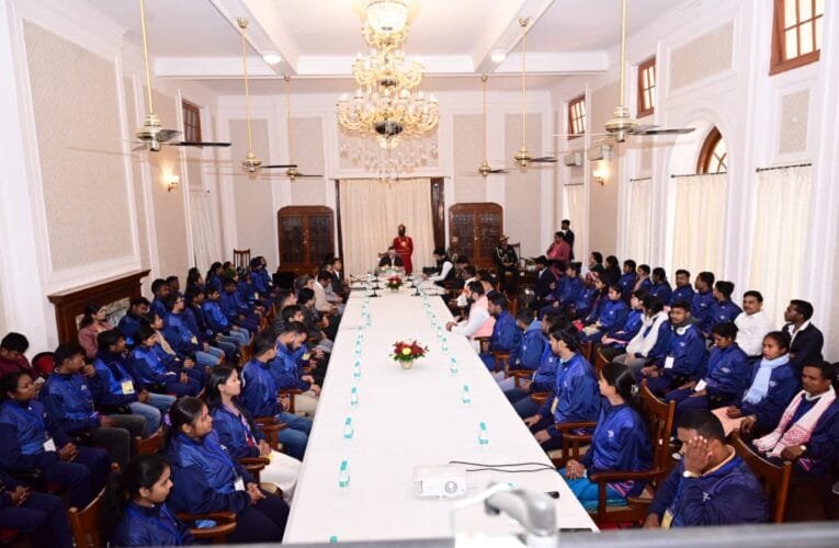 राज्यपाल ने ‘28वें राष्ट्रीय युवा महोत्सव 2025’ के प्रतिभागियों से संवाद किया। 