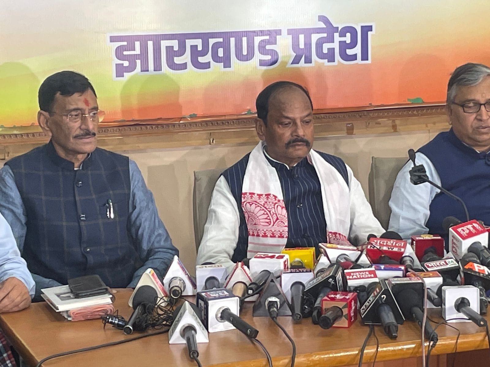 Former Governor of Orissa and former Chief Minister of Jharkhand Raghuvar Das once again took membership in BJP, Raghuvar said we will come back soon!