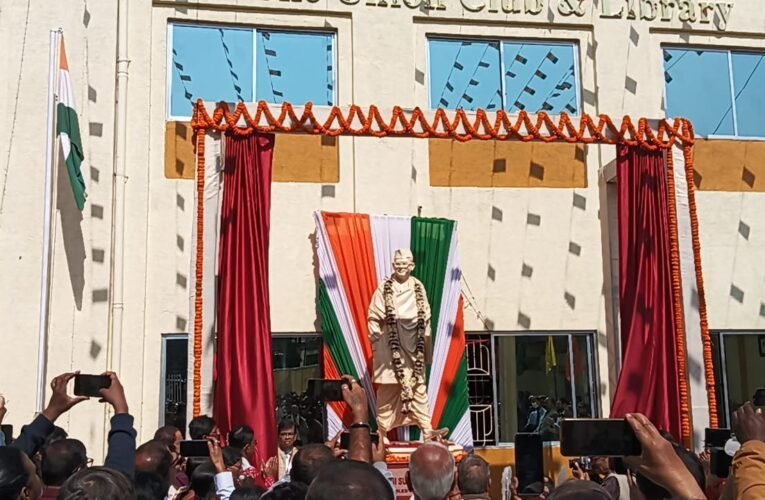 सुभाष चंद्र बोस की 128वीं जयंती आज। राजधानी रांची में 7.5 फिट की प्रतिमा का किया गया अनावरण। 