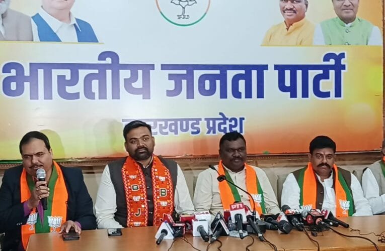 कांग्रेस के युवराज संविधान को लेकर फैला रहे है गलत अफवाहें:बीजेपी,राष्ट्रीय प्रवक्ता गुरु प्रकाश ने की प्रेस वार्ता।