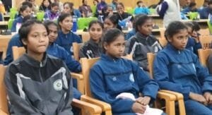 हॉकी टीम की कप्तान सलीमा टेटे और ओलंपियन निक्की प्रधान को हरमू में जमीन देगी सरकार, आज सौंपे जायेंगे कागजात 7 IMG 20250129 WA0024