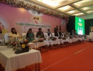 A national seminar on road safety was organized in the capital Ranchi, Transport Minister Deepak Birua participated in the seminar.