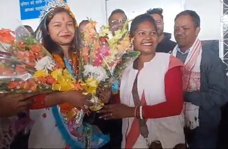 झारखंड की बेटी पूजा ने झारखंड का नाम किया रोशन। ट्राइबल ग्लोबल क्वीन वर्ल्ड का खिताब किया अपने नाम।