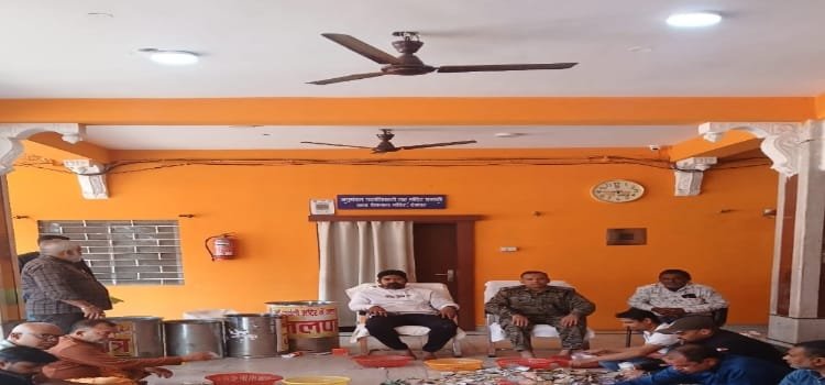 देवघर के बाबा मंदिर प्रांगण स्थित सभी दानपात्रों को मंदिर प्रशासन की देखरेख में खोला गया