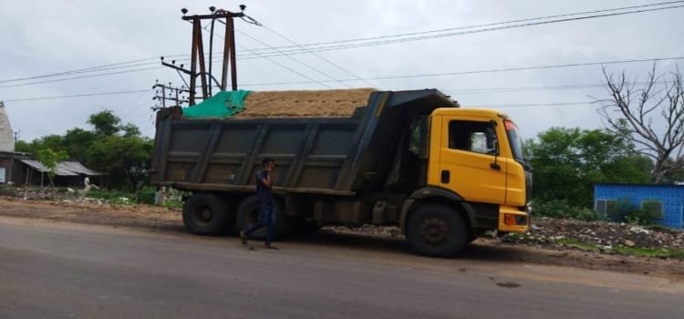 बालू को लेकर परेशान झारखण्ड , कई प्रोजेक्ट सुस्त पड़े , मूल्य दस गुना बढ़ा
