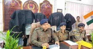 Chatra Police got big success! 8 youths arrested with 11.97 grams of illegal brown sugar and 4 smart phones, sent to jail