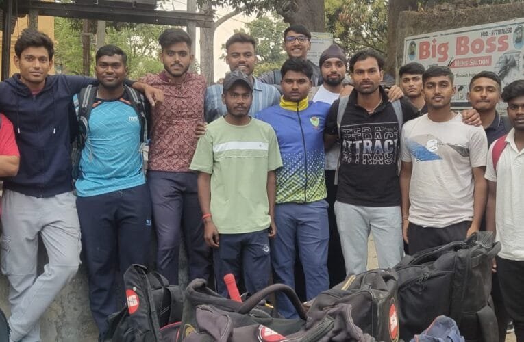 अंतर जिला अंडर 23 क्रिकेट प्रतियोगिता खेलने सिमडेगा की टीम हुई गुमला रवाना।