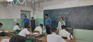 जमशेदपुर उपायुक्त के निर्देश पर सभी अधिकारियों ने जैक बोर्ड परीक्षा केन्द्रों का निरीक्षण कर विधि व्यवस्था संधारण का लिया जायजा। 5 On the instructions of Jamshedpur Deputy Commissioner, all the officers inspected the Jack Board examination centers and took stock of the maintenance of law and order.