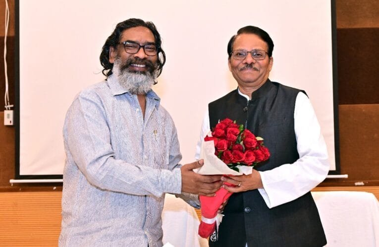 झारखंड में सत्ताधारी दलों के विधायकों के साथ मुख्यमंत्री हेमंत सोरेन की अध्यक्षता में हुई महत्वपूर्ण बैठक।