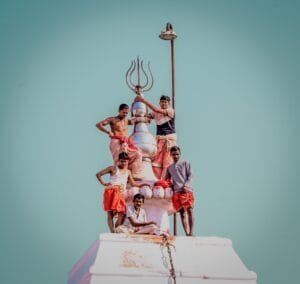 उपायुक्त की निगरानी में उतारा गया बाबा बैद्यनाथ और पार्वती मंदिर का पंचसुल 9 IMG 20250224 WA0011