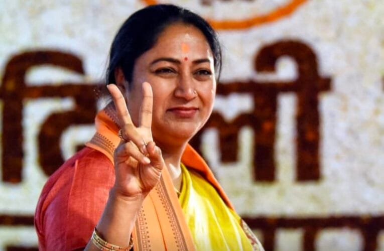 दिल्ली की चौथी महिला सीएम बनीं रेखा गुप्ता, राज्यपाल ने दिलाई पद और गोपनीयता की शपथ