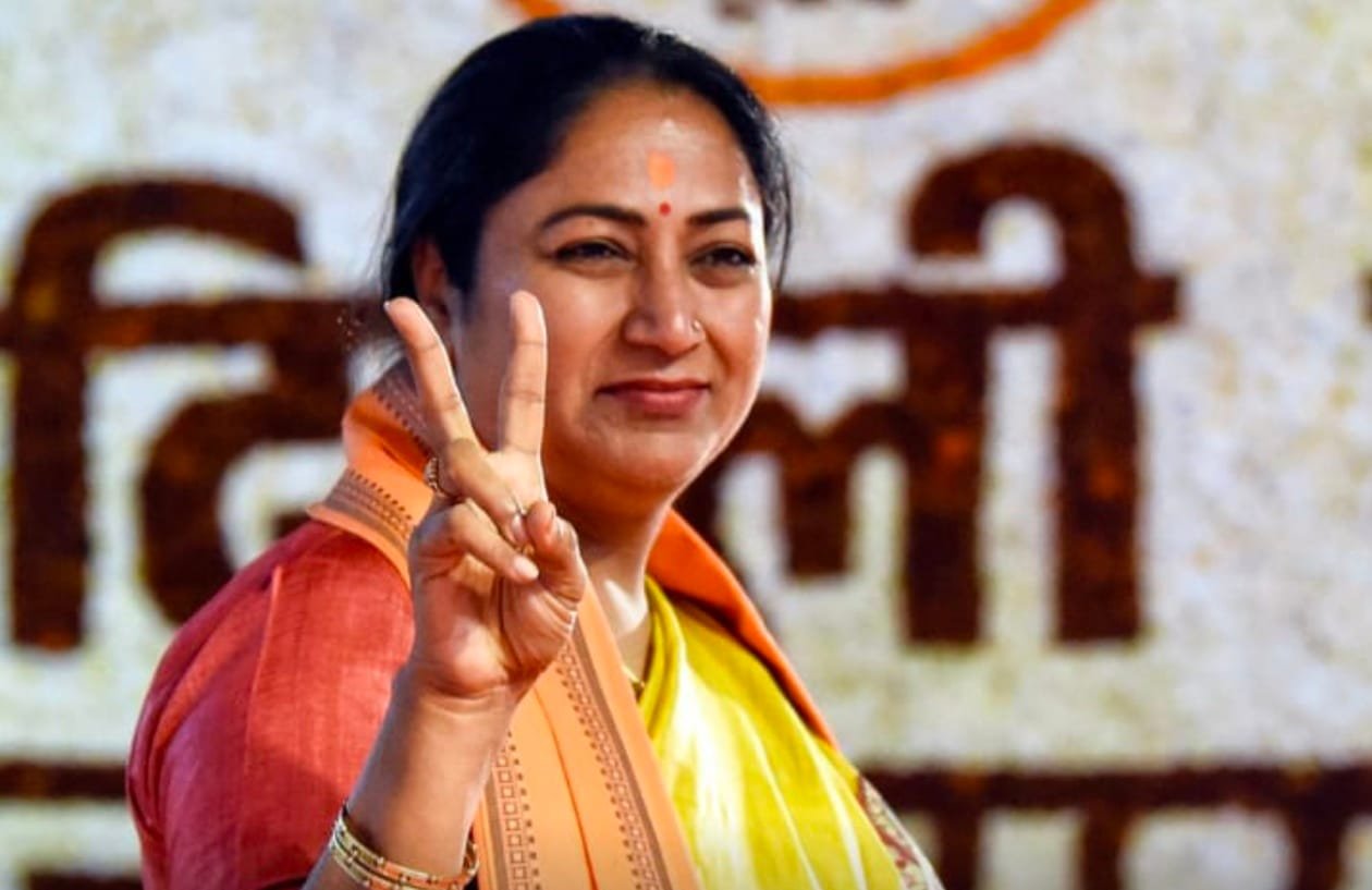 दिल्ली की चौथी महिला सीएम बनीं रेखा गुप्ता, राज्यपाल ने दिलाई पद और गोपनीयता की शपथ Screenshot_20250220_131102