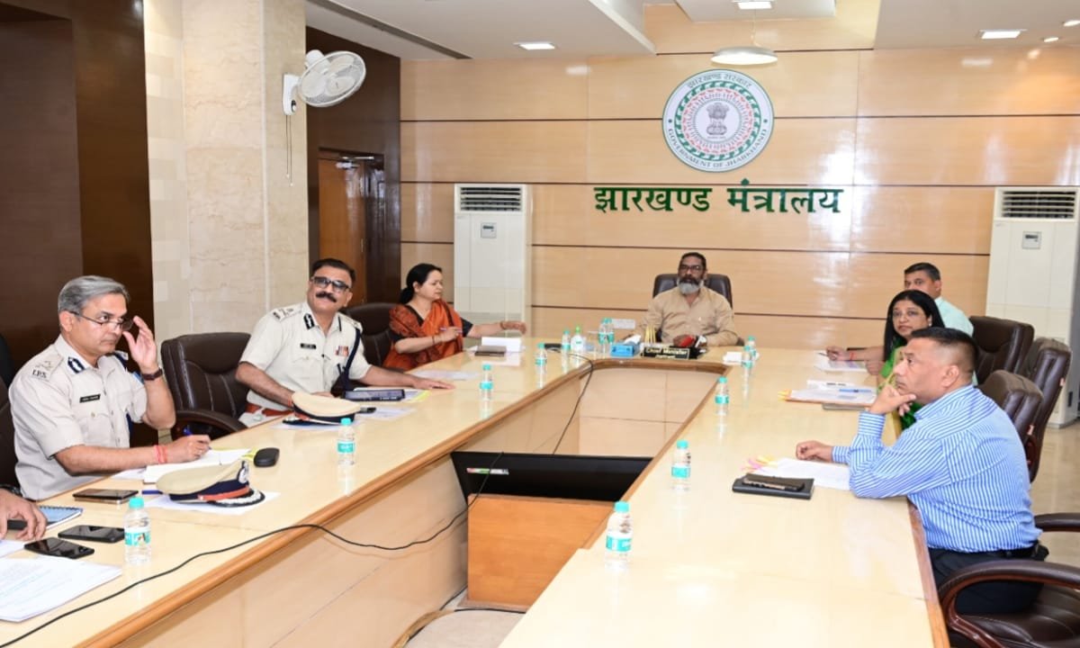 होली पर्व और रमजान को देखते हुए मुख्यमंत्री हेमंत सोरेन की अधिकारियों के साथ बड़ी बैठक दिए महत्वपूर्ण निर्देश 4 20250312 153555