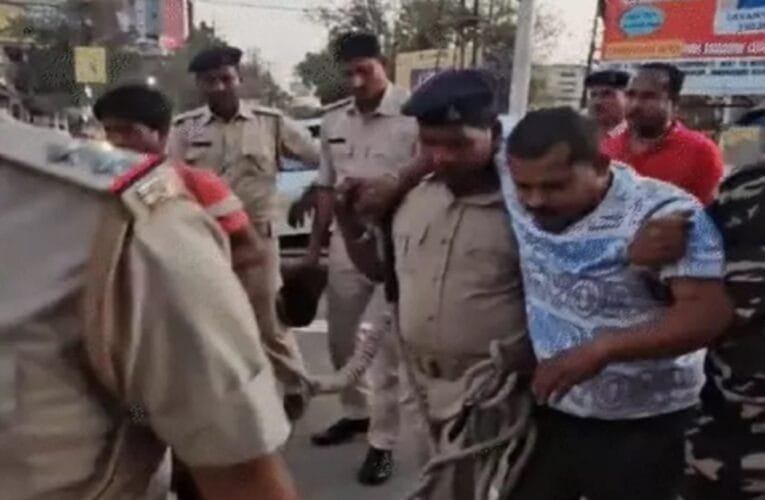 रांची पुलिस नए तेवर कलेवर में , अमन साव के गुर्गों को रांची के मेन रेड में कराया गया परेड, कल पुलिस ने किया था तीनों को गिरफ्तार