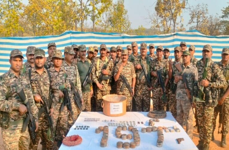 चाईबासा के टोटो जंगल में भारी मात्रा में हथियार बरामद