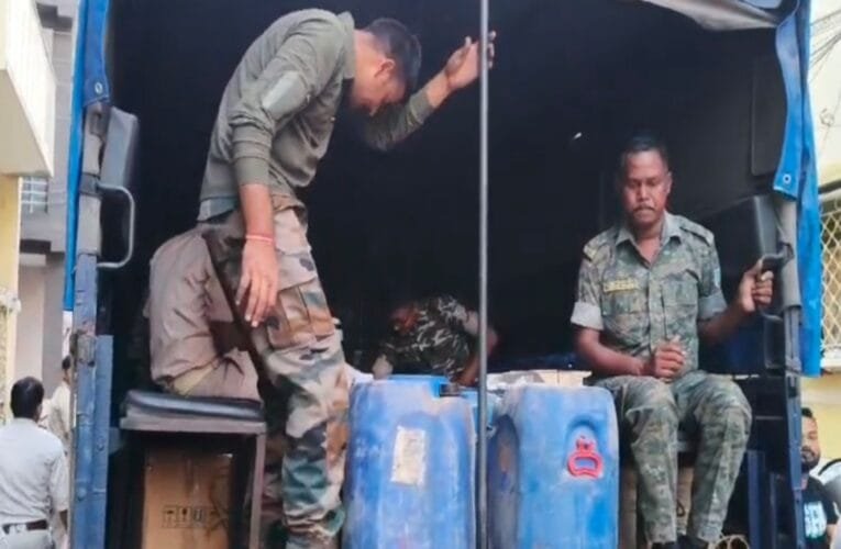 जमशेदपुर में ब्रांडेड नकली शराब का जखीरा बरामद