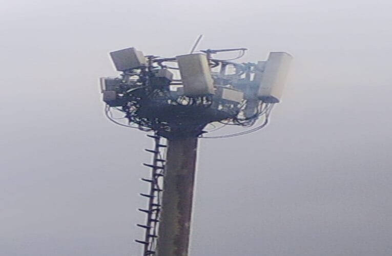 जिओ टावर में लगी आग दमकलकर्मियों के छूटे पसीने