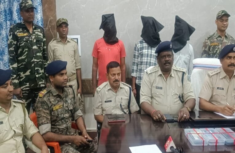 सिमडेगा में साइबर ठगों पर सदर पुलिस की कार्रवाई तीन गिरफ्तार 