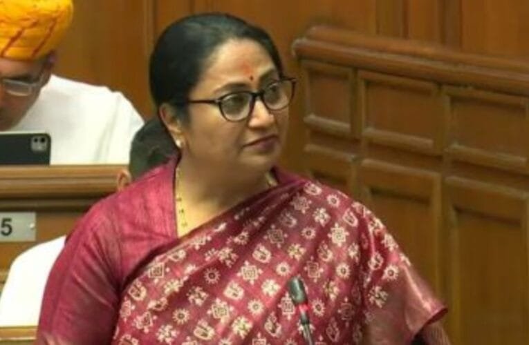 दिल्ली में महिलाओं की बल्ले-बल्ले, सीएम रेखा गुप्ता ने बजट में कर दिया महिला समृद्धि योजना का ऐलान