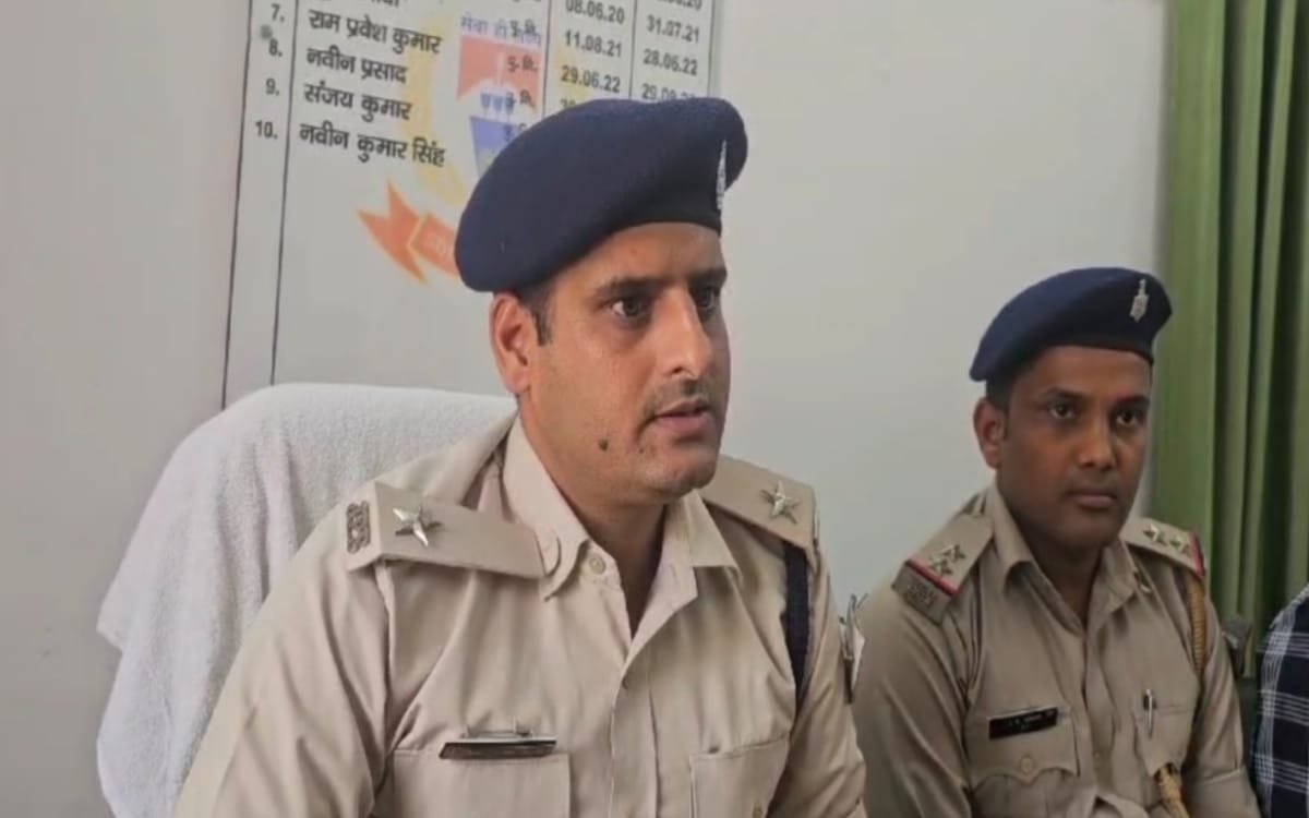 बोकारो : दोस्त के साथ मिलकर अपनी बेटी का रेप करने वाला दुष्कर्मी पिता गिरफ्तार 4 20250325 164300