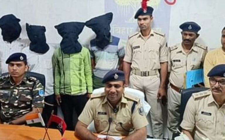 बिहार एसटीएफ को मिली बड़ी सफलता, आठ बड़े नक्सली गिरफ्तार